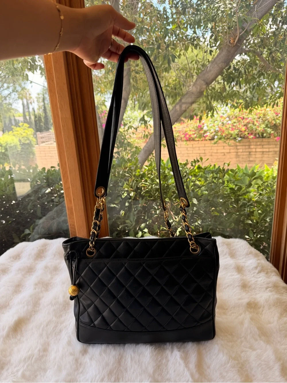 Authentic Vintage CHANEL Black Quilted Lambskin Shoulder Tote Gold Hardware Rare